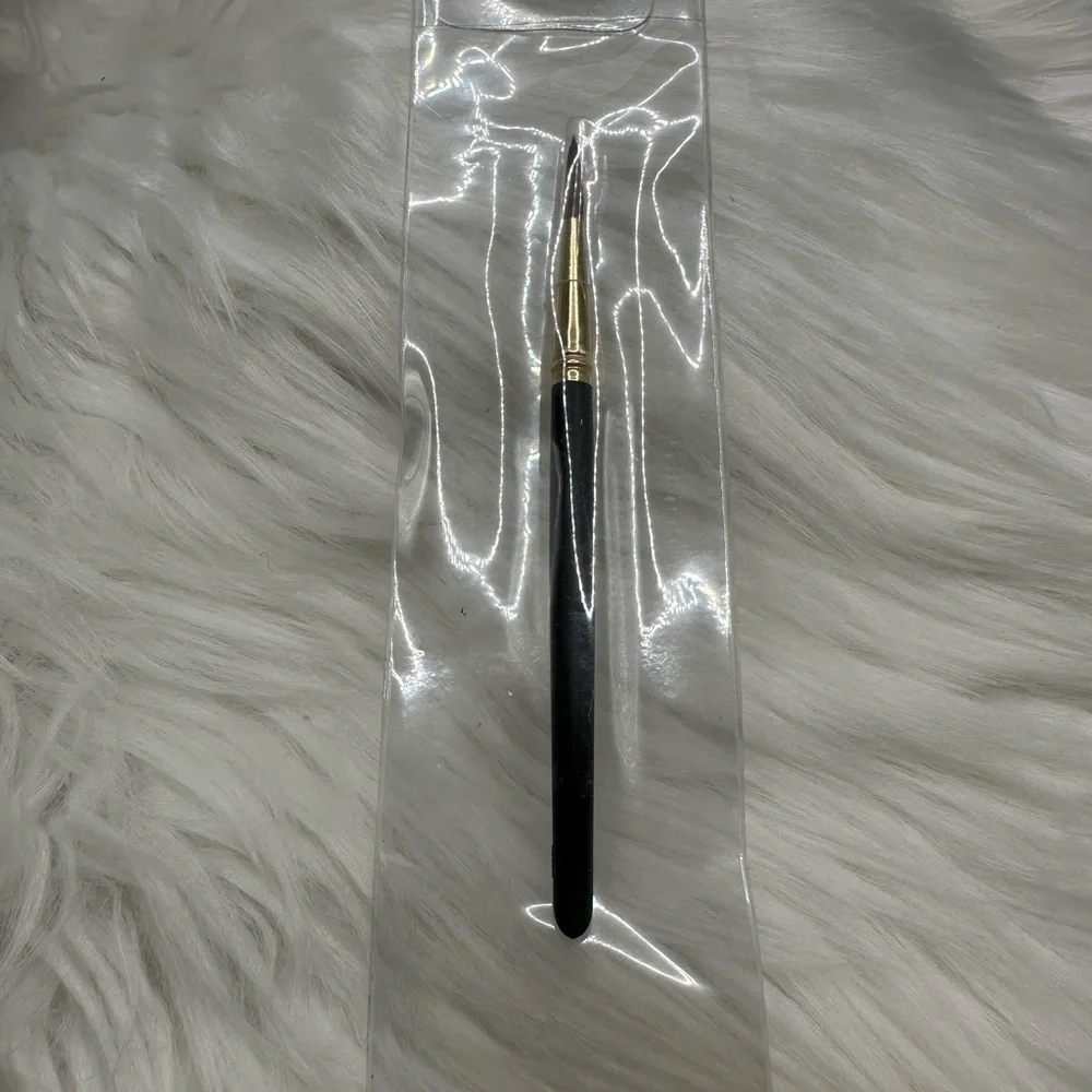 🩷5/$10 Elegant Black Makeup Brush